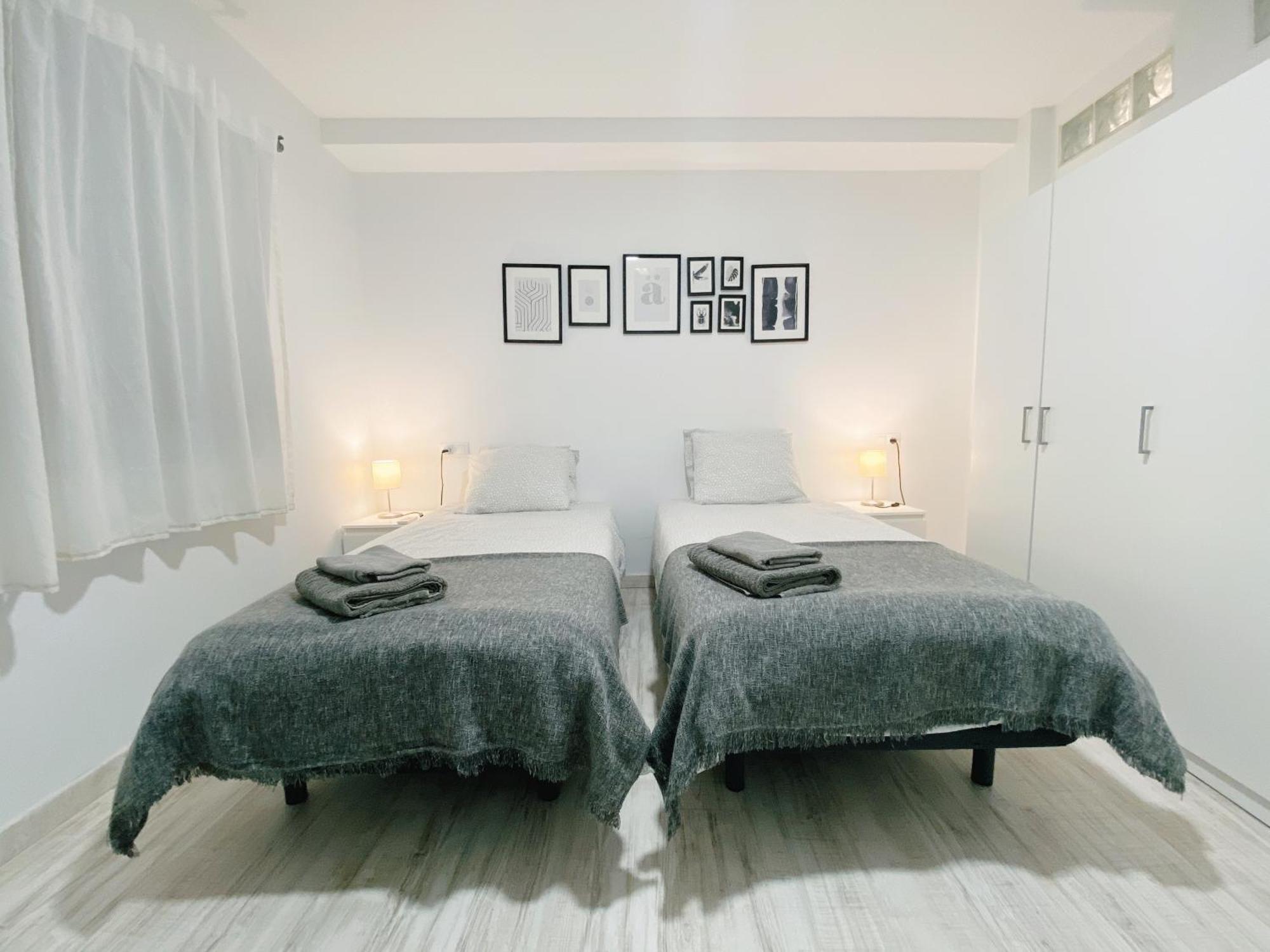 Gmc Turistics - Great Apartment For Groups & Families Málaga Extérieur photo